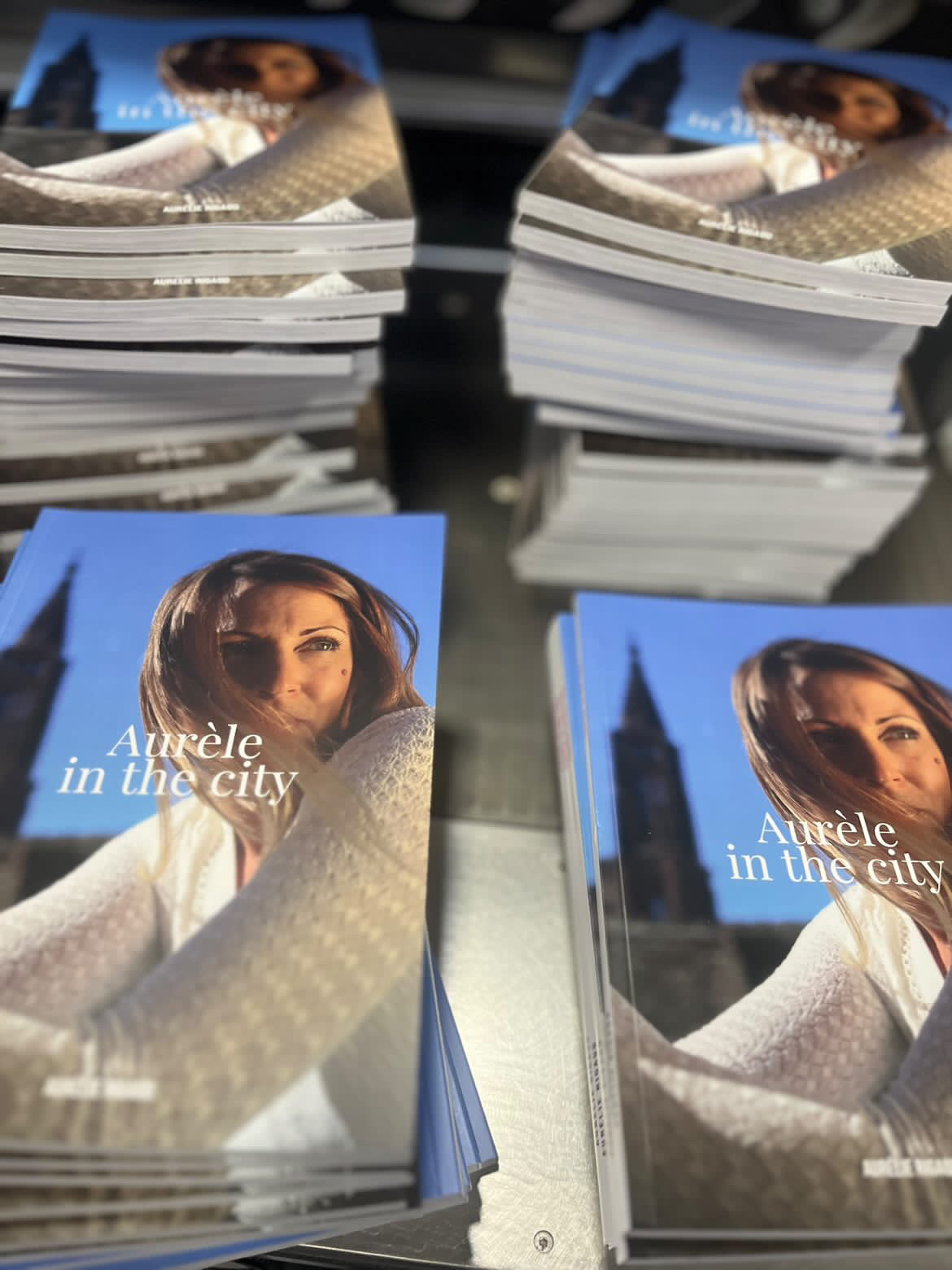 Des piles du livre Aurèle in the city