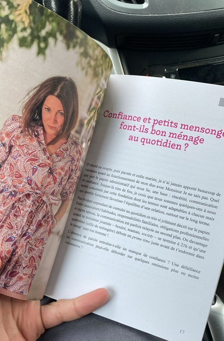 Le livre ouvert sur une chronique